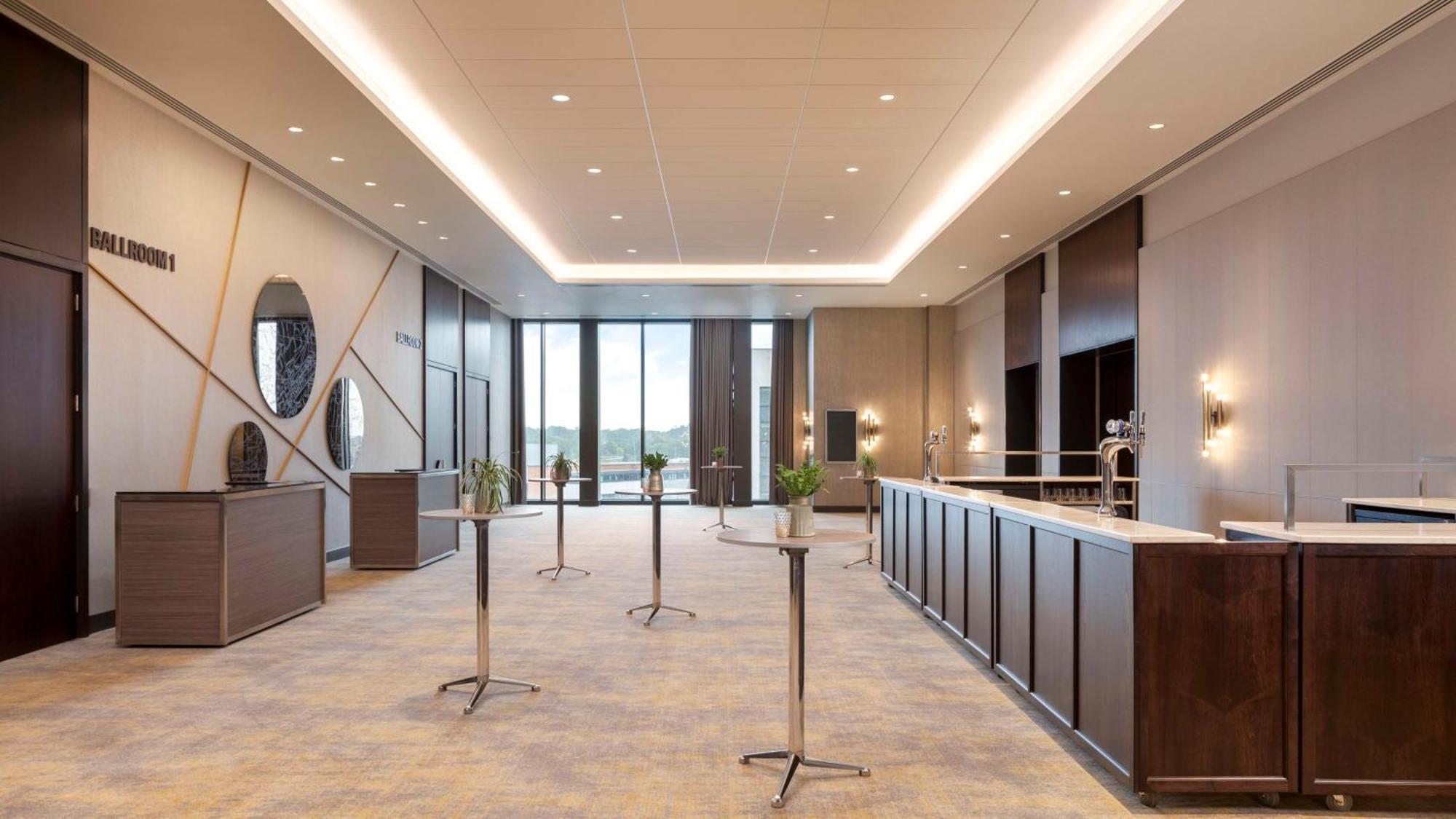 فندق Hilton ووكينغ المظهر الخارجي الصورة