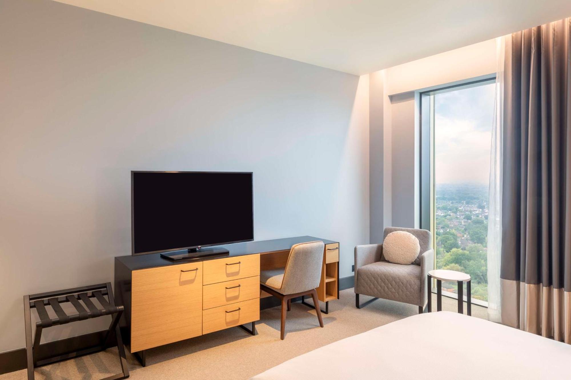فندق Hilton ووكينغ المظهر الخارجي الصورة