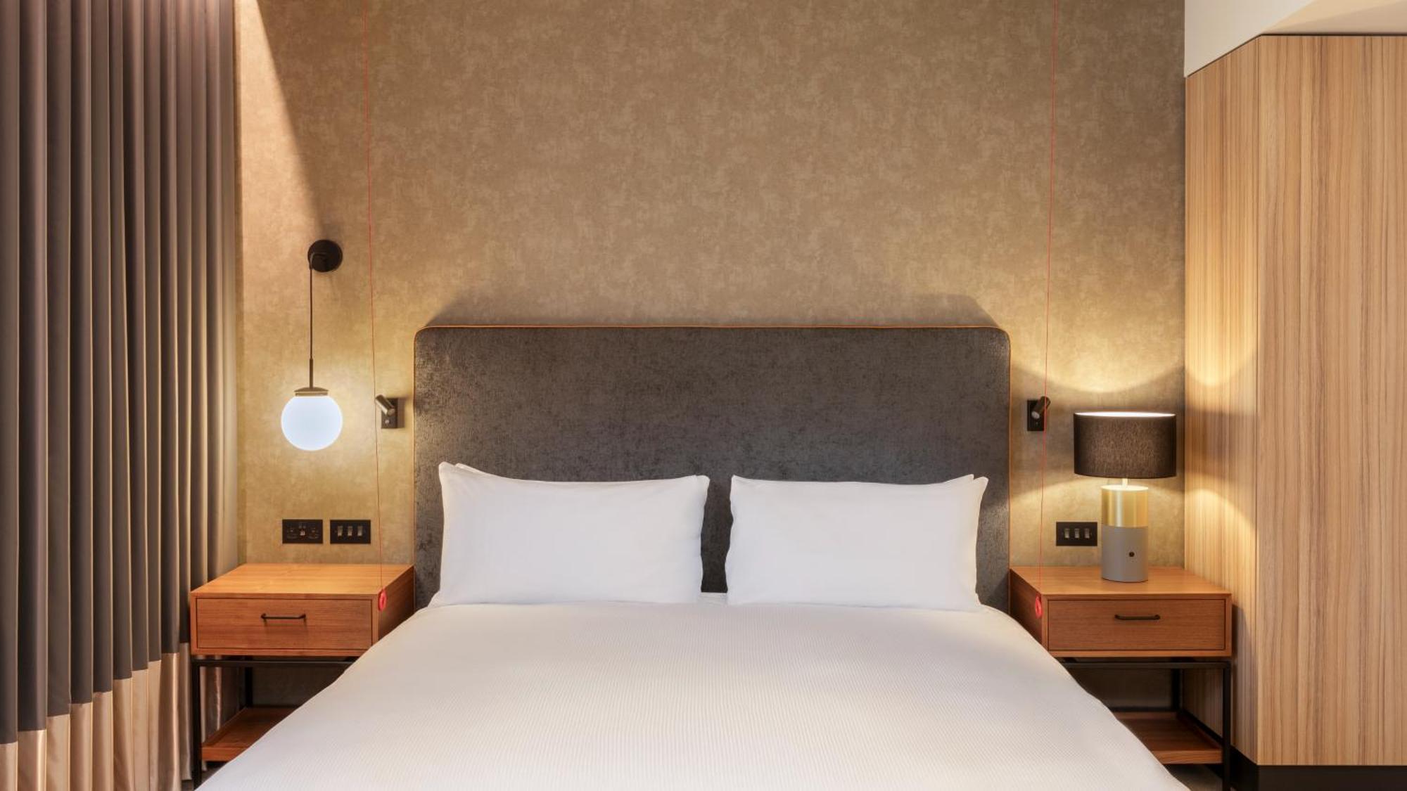 فندق Hilton ووكينغ المظهر الخارجي الصورة